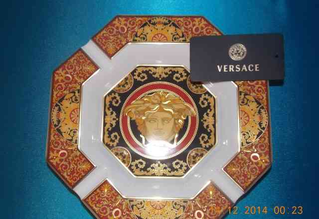 Пепельница от Versace Medusa